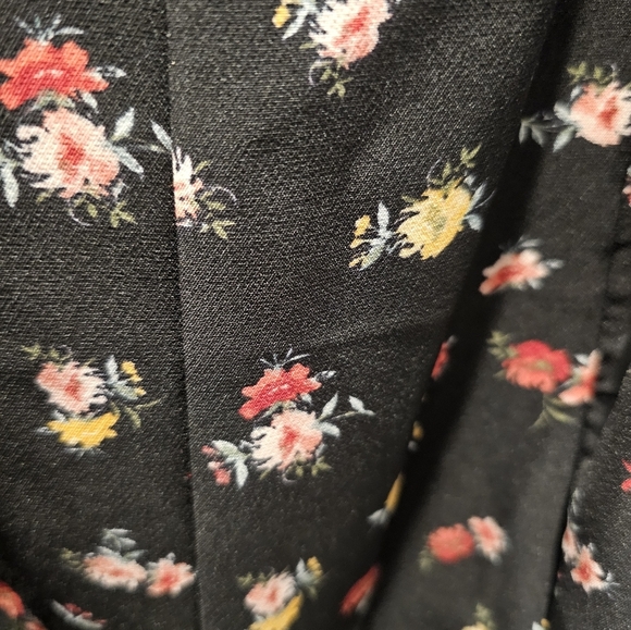 Lane Bryant Women’s 16 Black Floral Tie Waist Blouse Short Sleeve Stretch Top - Picture 4 of 12